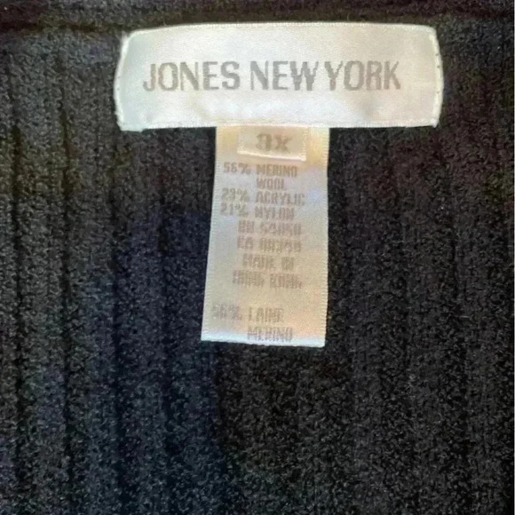 Jones New York Woman Plus Black Cardigan Sweater with Pockets - Picture 9 of 11
